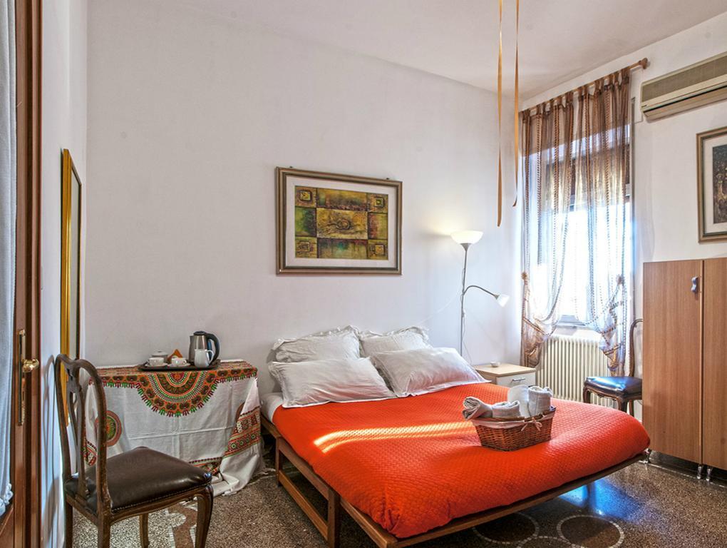 Rosy'S Hotel Napoli Bagian luar foto