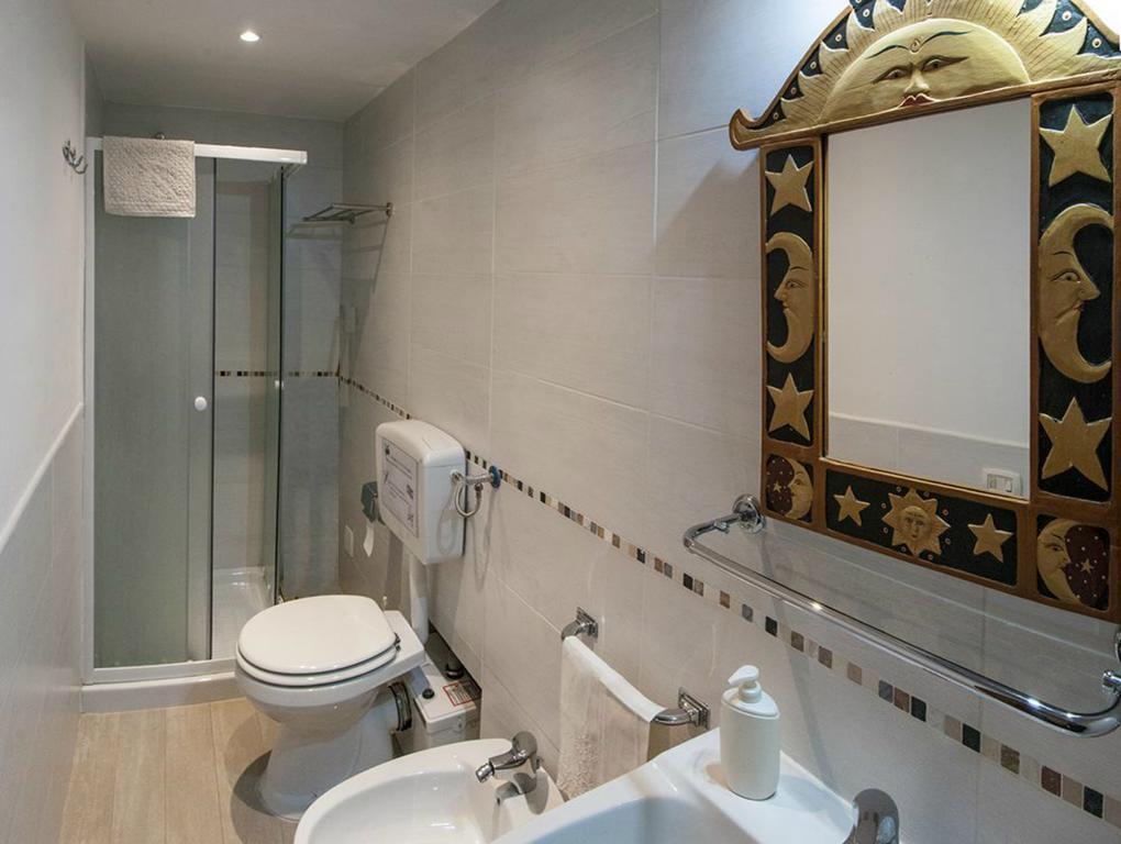 Rosy'S Hotel Napoli Bagian luar foto