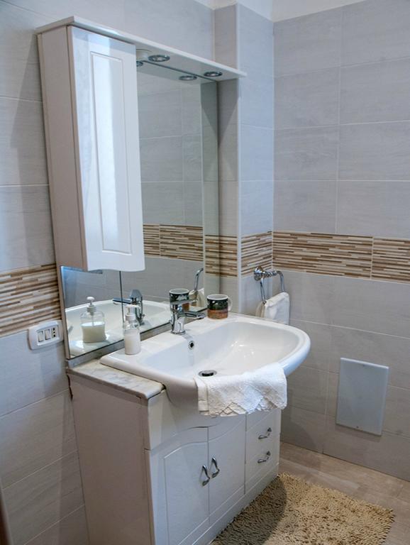 Rosy'S Hotel Napoli Bagian luar foto