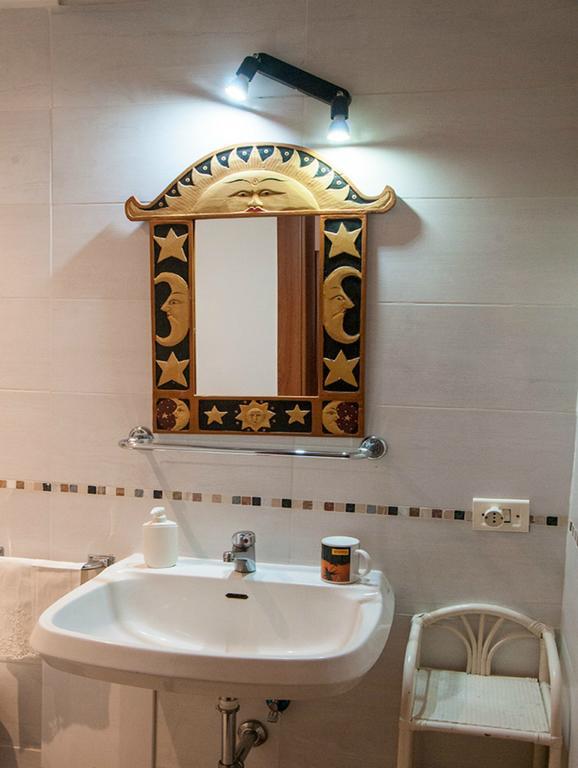 Rosy'S Hotel Napoli Bagian luar foto