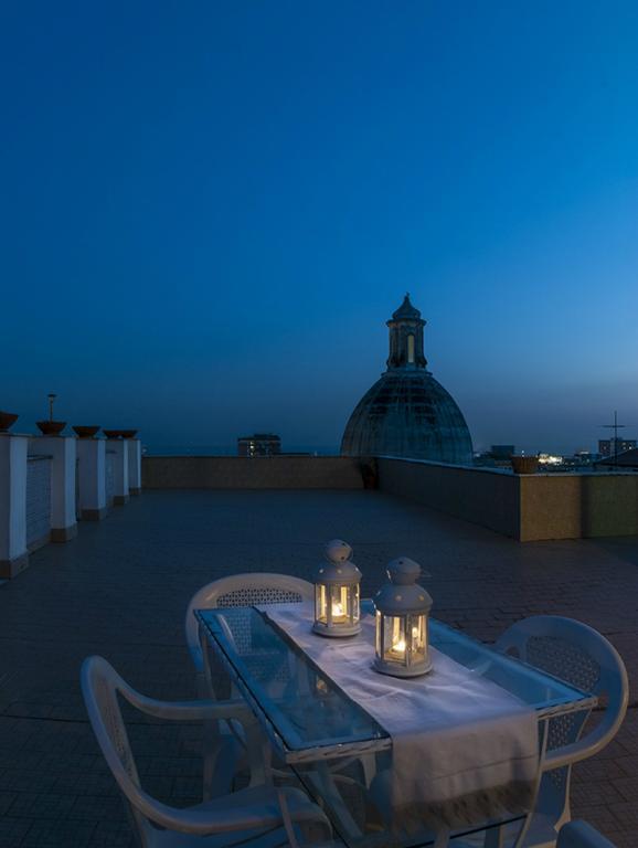 Rosy'S Hotel Napoli Bagian luar foto