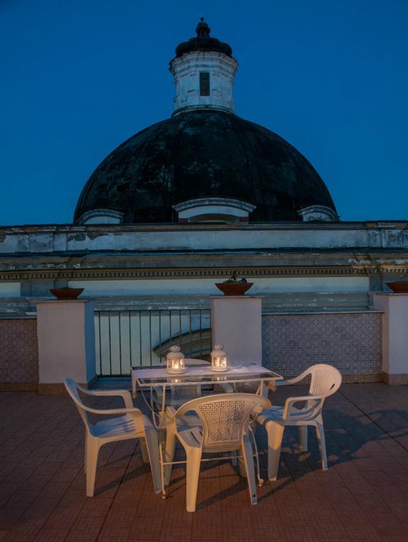 Rosy'S Hotel Napoli Bagian luar foto