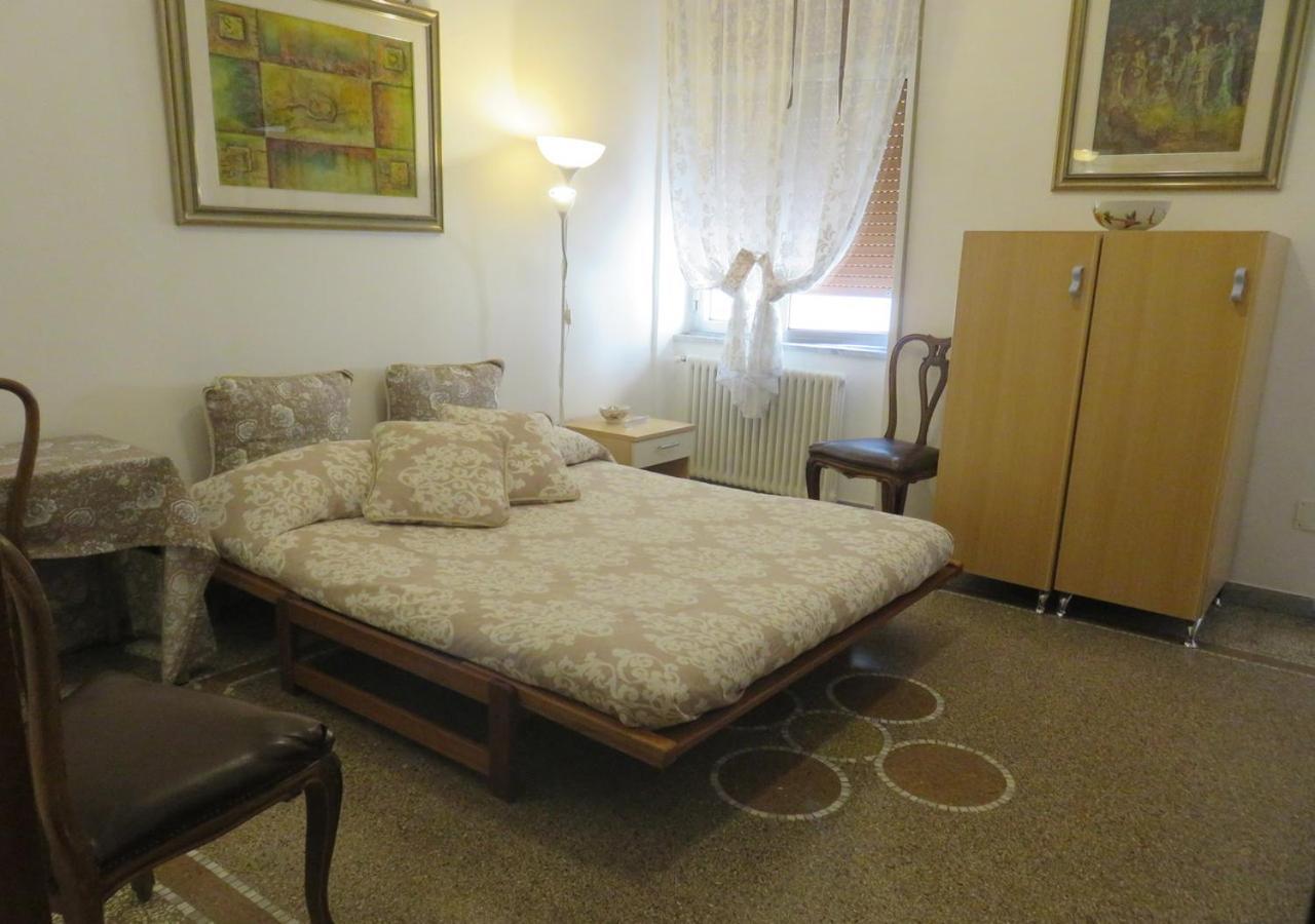 Rosy'S Hotel Napoli Bagian luar foto