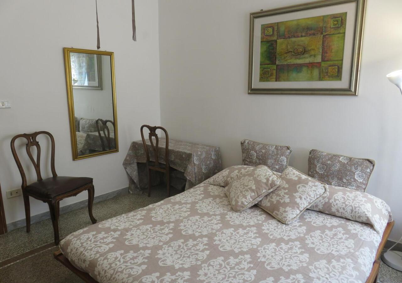 Rosy'S Hotel Napoli Bagian luar foto