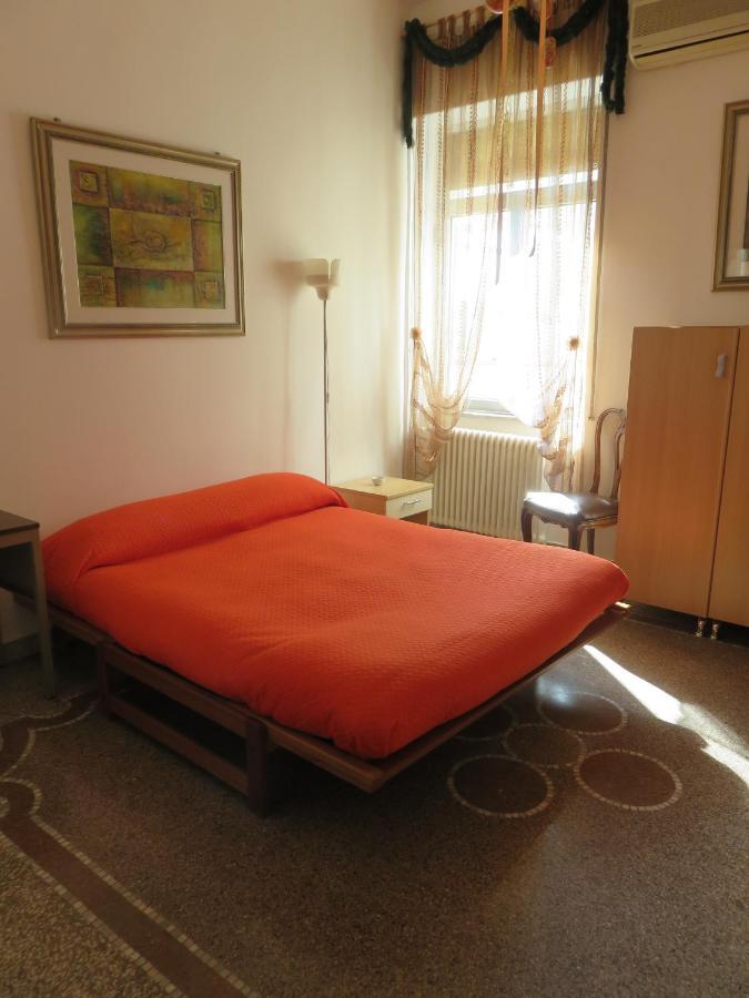 Rosy'S Hotel Napoli Bagian luar foto